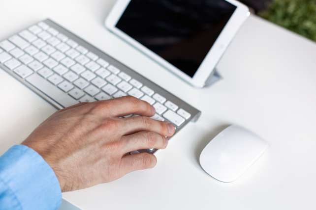 Enhancing iPad Productivity: Keyboard and Mouse Mastery.